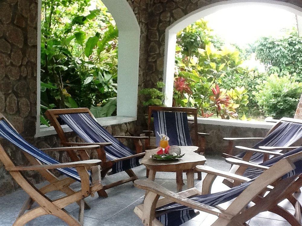 L'Hirondelle Guest House Anse Volbert Village Eksteriør billede