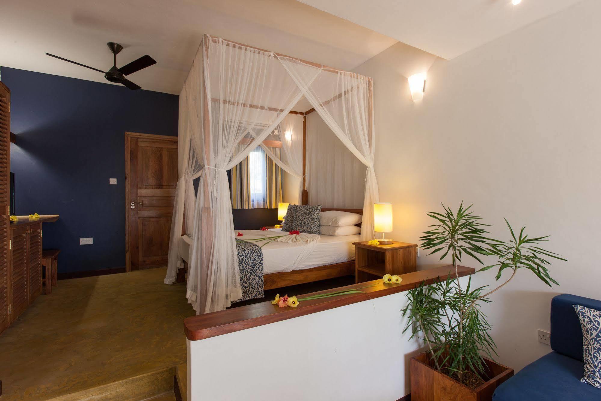 L'Hirondelle Guest House Anse Volbert Village Eksteriør billede