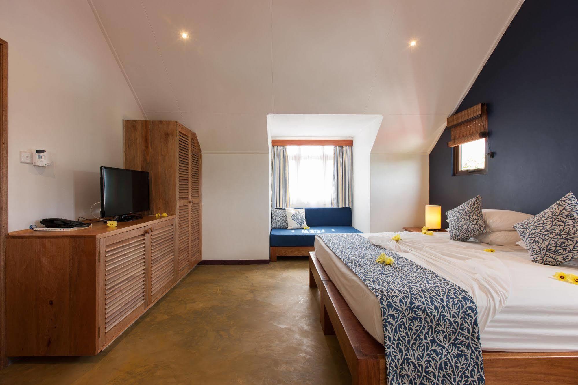 L'Hirondelle Guest House Anse Volbert Village Eksteriør billede
